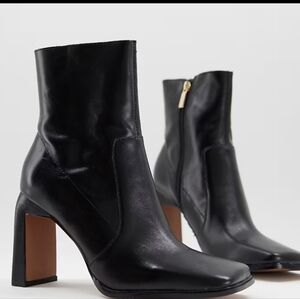 Black Leather High-Heeled Square toe Boots.